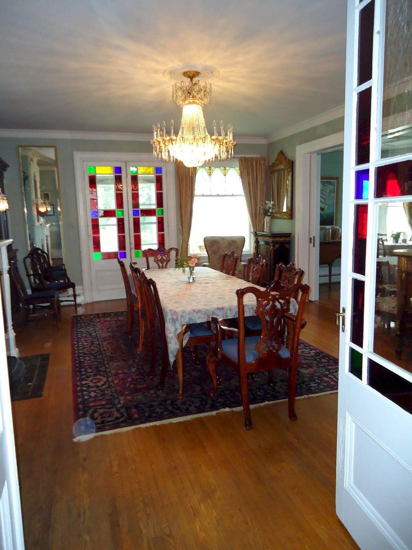 Governor'S Mansion Inn Мирамичи Екстериор снимка