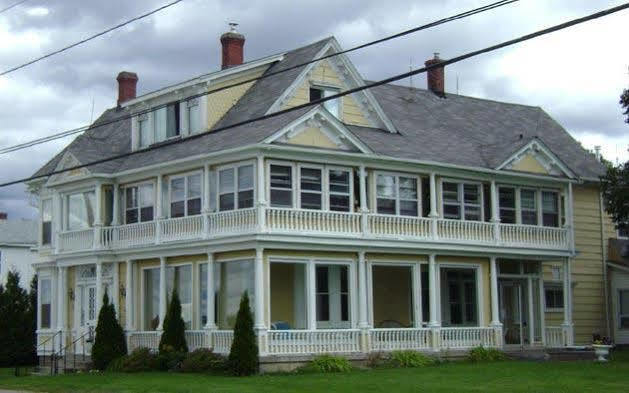 Governor'S Mansion Inn Мирамичи Екстериор снимка